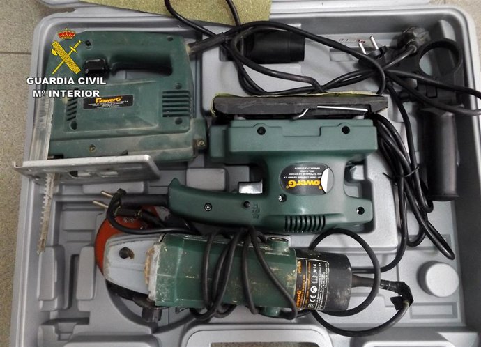 Imagen de alguno de los efectos intervenidos a los detenidos