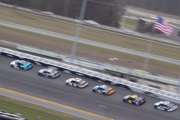 Motor.- La NASCAR permitirá aficionados invitados en dos carreras de la Copa NAS