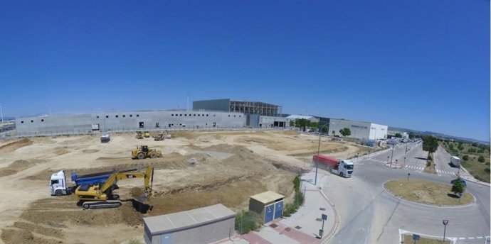 Obras de construcción del nuevo centro logístico de Correos en el aeropuerto de Madrid Barajas