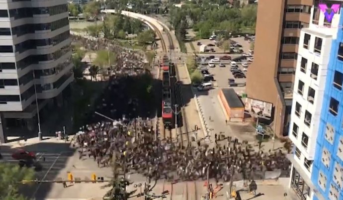 Un joven graba en timelapse una manifestación de 'Black Lives Matter' en Canadá