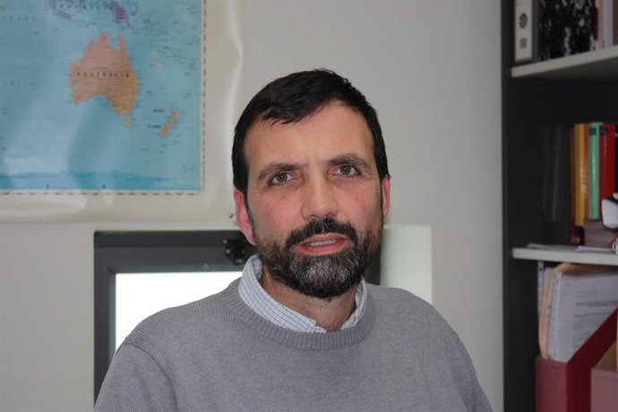 El profesor de la CEU UCH Enrique Lluch Frechina