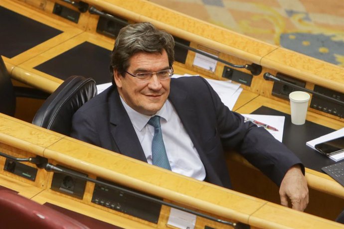 El ministre de Seguretat Social, Inclusió i Migracions, José Luis Escrivá, durant la sessió de control al Senat, Madrid (Espanya) 5 de maig del 2020.
