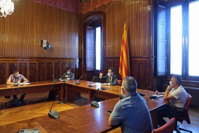 El presidente del Parlament, Roger Torrent, se reúne con el comité de empresa de Nissan