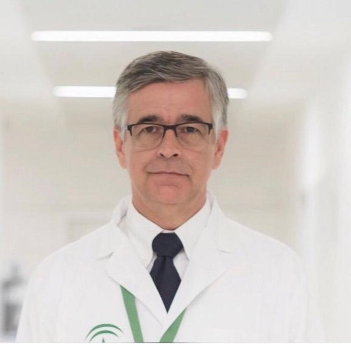 El gerente del Hospital Clínico Virgen de la Victoria, José Antonio Medina, que ha renunciado al cargo por motivos personales.