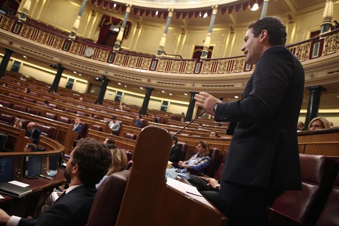 El secretario general del PP, Teodoro García Egea, en la sesión plenaria e este miércoles