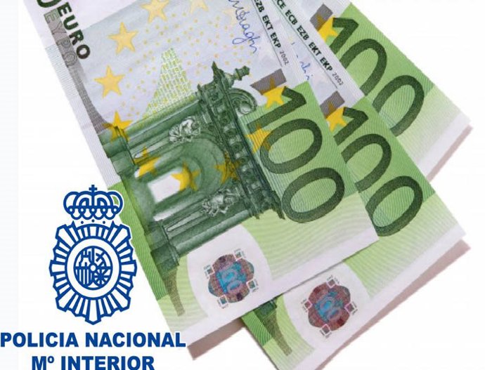 Billetes intervenidos a los dos detenidos