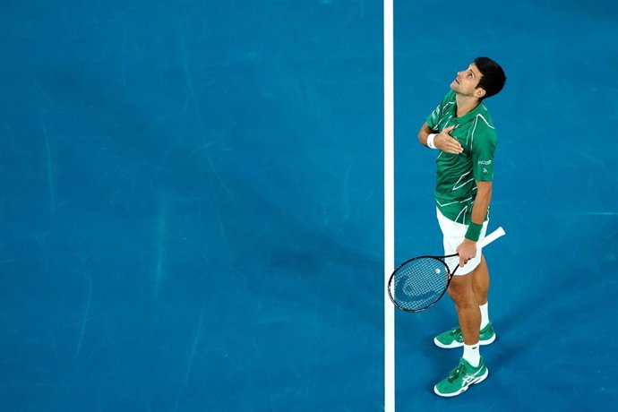 El tenista serbio Novak Djokovic tras ganar al austriaco Dominic Thiem en el Abierto de Australia