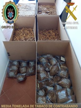 Tabaco de contrabando incautado en una nave en Jerez