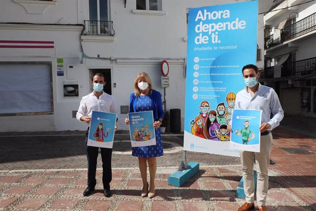 La alcaldesa de Marbella, Ángeles Muñoz, informa de una campaña de concienciación sobre las medidas de contención higiénico-sanitarias
