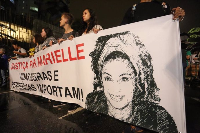 Manifestantes en Sao Paulo en una marcha en recuerdo de la concejala de Río de Janeiro Marielle Franco, asesinada en marzo de 2018