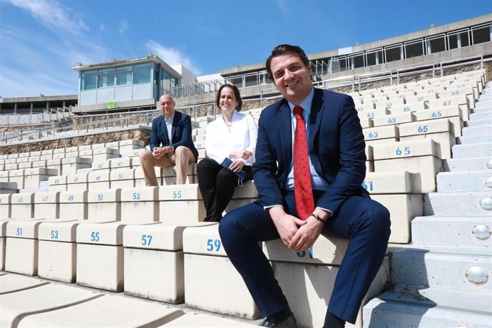 José María Bellido con Blanca Torrent y Juan Rafael Martínez en el Teatro de la Axerquía
