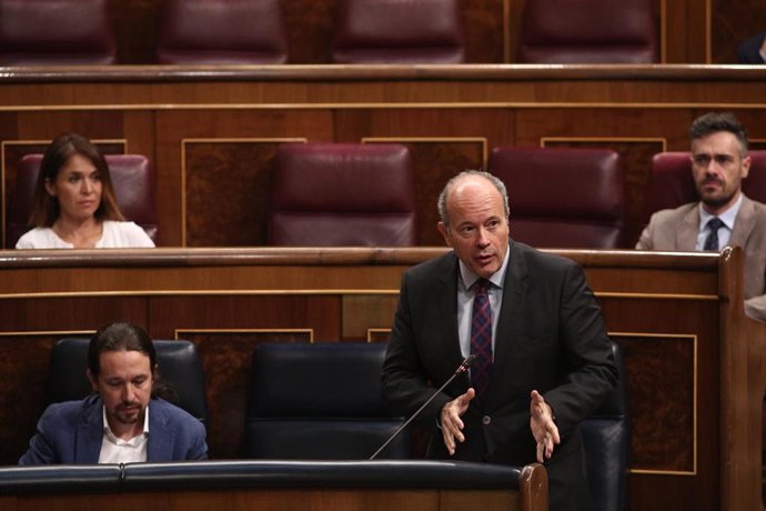 El ministro de Justicia, Juan Carlos Campo, durante su intervención en la sesión plenaria de Control al Gobierno en el Congreso de los Diputados, donde la gestión durante la crisis sanitaria del Covid-19 continúa en el punto de mira. En Madrid, (España)