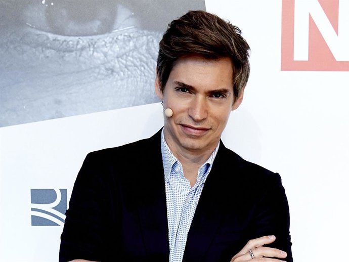 Singer Carlos Baute attends  WomenNOW Summit by Santander Bank at the Reina Sofia Museum on March 29, 2019 in Madrid, Spain.