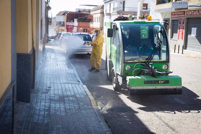 Vehículo municipal de limpieza de Mairena del Aljarafe