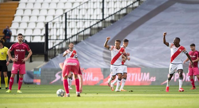 El Rayo Vallecano vence al Albacete en el primer partido disputado en España tra