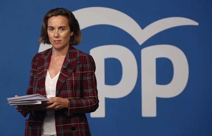 La vicesecretaria de Política Social del PP, Cuca Gamarra, momentos antes de ofrecer una rueda de prensa en la sede nacional del partido para informar de la reunión que ha presidido el presidente del partido, Pablo Casado, con el grupo de trabajo de San