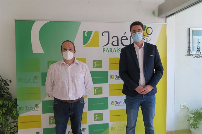 Firma del convenio con los hosteleros