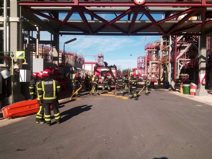 Bomberos del Servicio de Extinción de Incendios y Salvamento de Huelva.