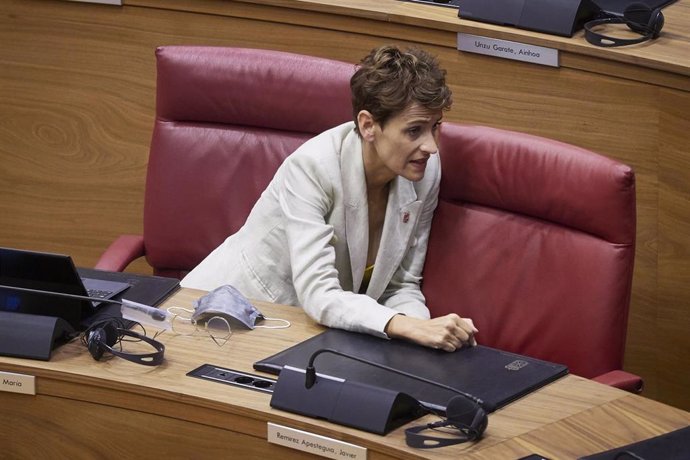 La Presidenta del Gobierno de Navarra, María Chivite, momentos antes del inicio de una sesión plenaria en el Parlamento de Navarra, en Pamplona, Navarra (España) a 4 de junio de 2020.