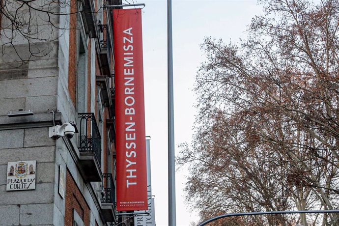 Banderola en la fachada del Museo Thyssen-Bornemisza, en Madrid a 14 de enero de 2020.