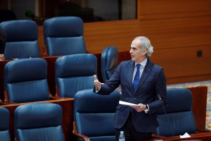 El consejero de Sanidad, Enrique Ruiz Escudero, durante su intervención en el pleno de la Asamblea de Madrid, en Madrid (España), a 28 de mayo de 2020.