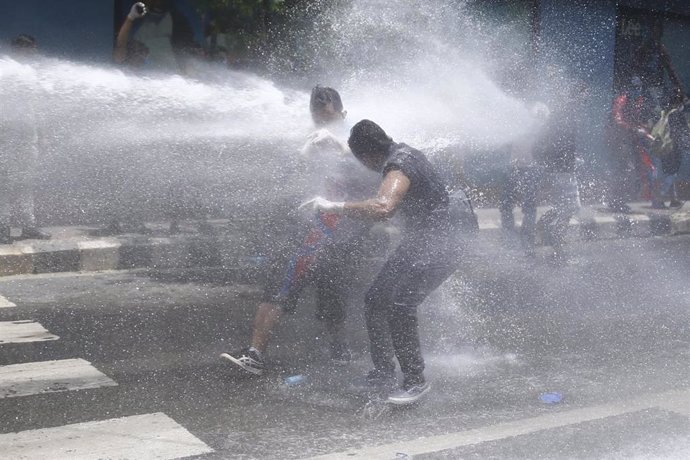 Manifestación en Katmandú contra la gestión del Gobierno de Nepal de la pandemia