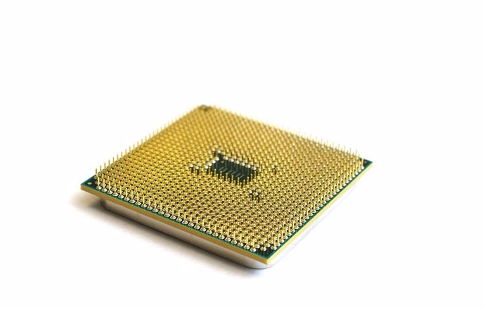 Descubren dos nuevas vulnerabilidades en CPU de Intel que permiten que 'hackers'