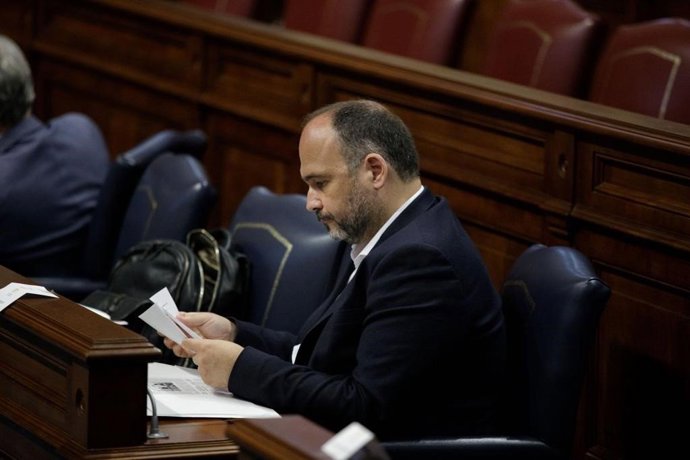 El consejero de Educación del Gobierno de Canarias, José Antonio Valbuena