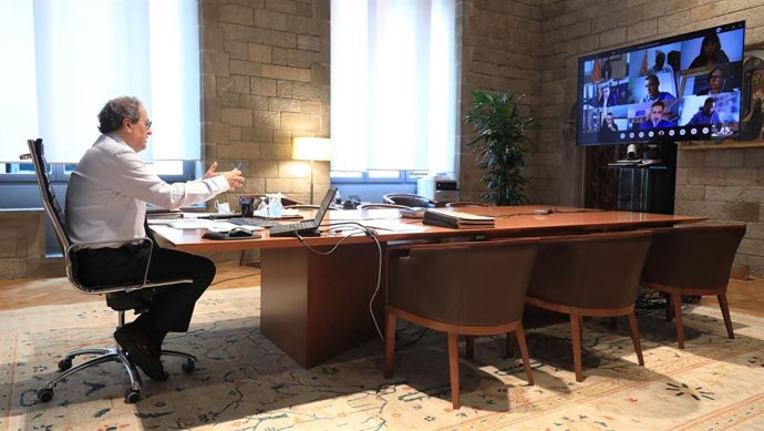 Reunión telemática del presidente del Govern, Quim Torra, con representantes del ámbito local.