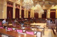 El Parlament aprueba instar al Govern a garantizar la conciliación laboral y familiar mientras dure la crisis sanitaria