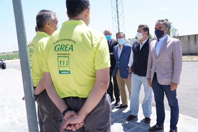 Visita a la base del GREA en Los Palacios