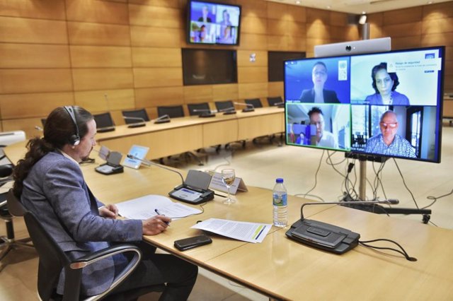Pablo Iglesias asiste telemáticamente a un encuentro con responsables del PNUD y académicos