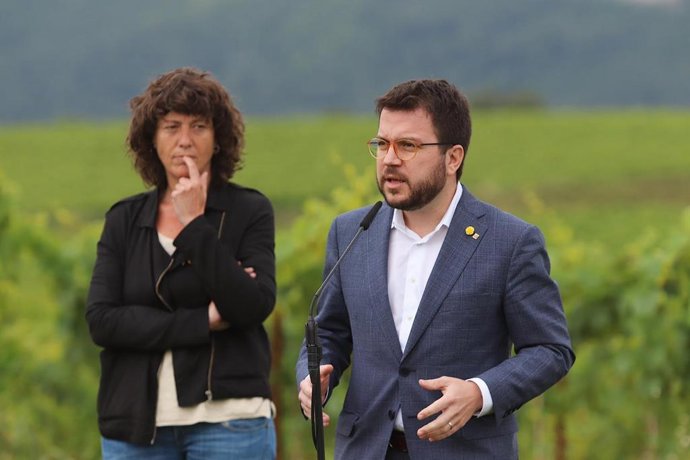 La consellera Teresa Jord y el vicepresidente, Pere Aragons