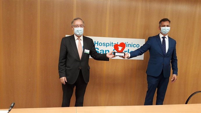 El Hospital Clínico San Carlos recibe el galardón 'España en el corazón' por su lucha frente al COVID-19