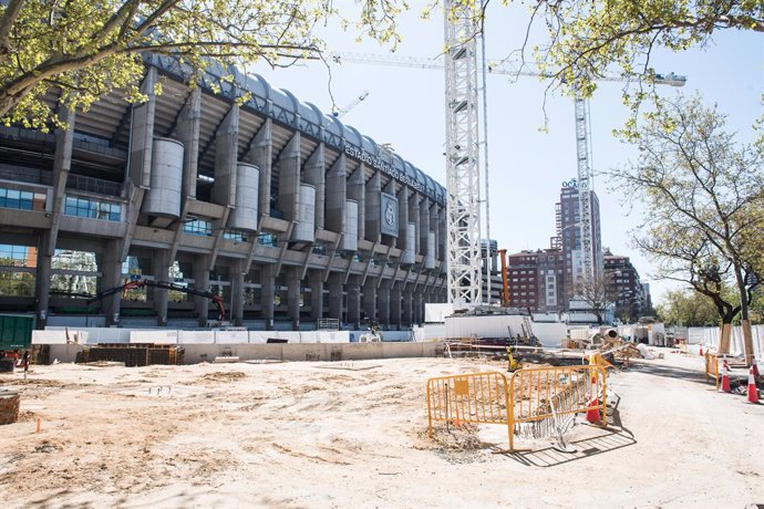 Fútbol.- Las obras del Santiago Bernabéu cumplen un año con una visible transfor
