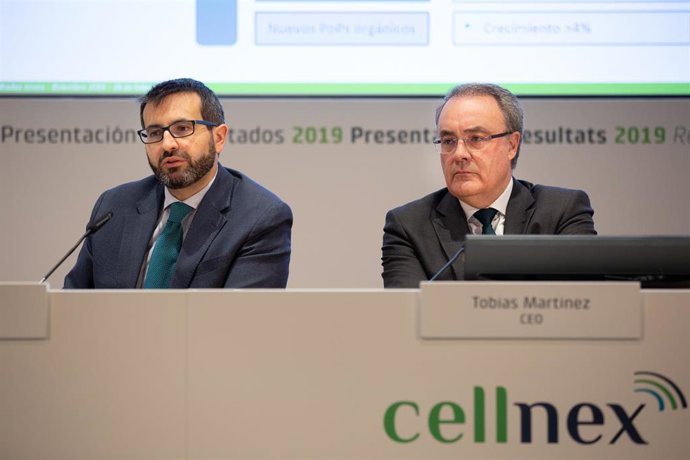 El director de Finanzas y Desarrollo Corporativo de Cellnex, José Manuel Aisa (i), el CEO de Cellnex Telecom, Tobías Martínez (d), comparecen para presentar los resultados del año 2019 de la empresa, en Av.Parc Logístic, Barcelona/ Catalunya (España), a