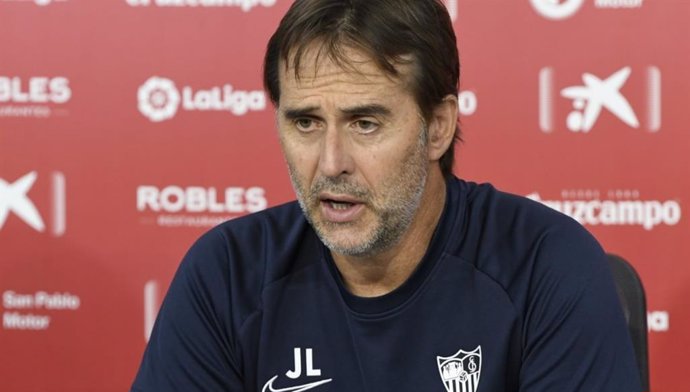 El entrenador del Sevilla FC, Julen Lopetegui, en rueda de prensa