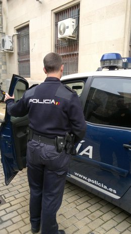 Un agente de la Comisaría de Policía Nacional en Jaén, en una imagen de archivo