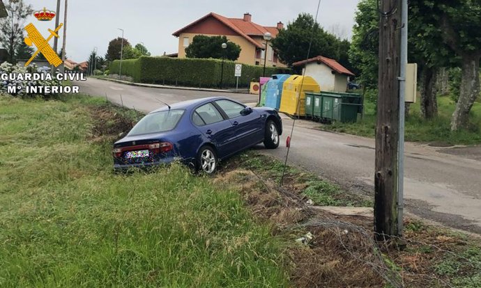 Nota De Prensa La Guardia Civil Investiga A Dos Hombres Que Sustrajeron Una Furgoneta Para Remolcar Un Turismo