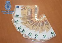 Detenida en Almería por hacer de "mula bancaria" para obtener dinero a partir de billetes falsos