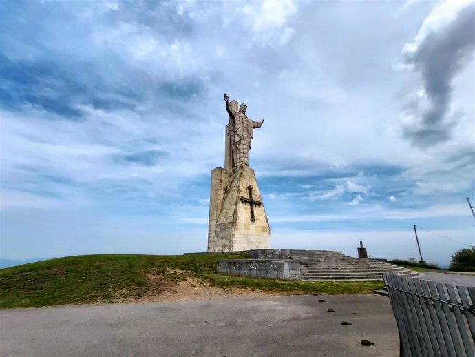 Monumento al Sagrado Corazón de Jesús en el Monte Naranco de Oviedo.