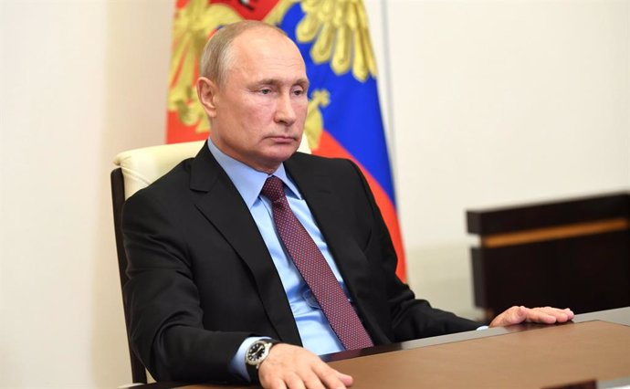 Rusia.- Putin reaparece en público por vez primera en más de un mes durante una 