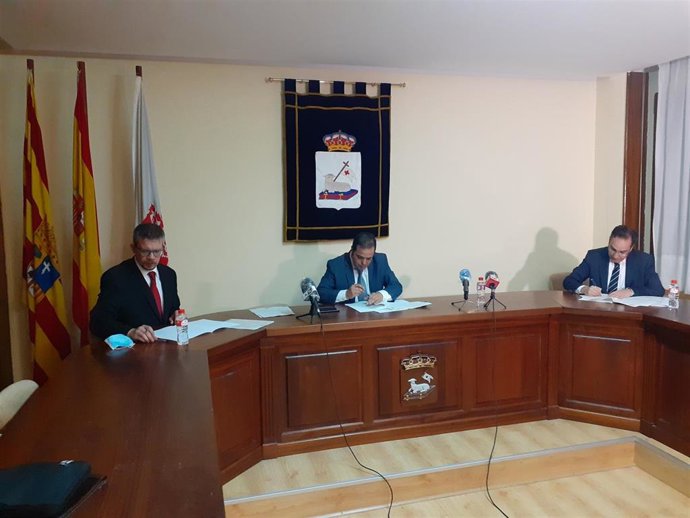 Fima del acuerdo de los cursos para trabajadores de las subcontratas de la Central Térmica de Andorra.