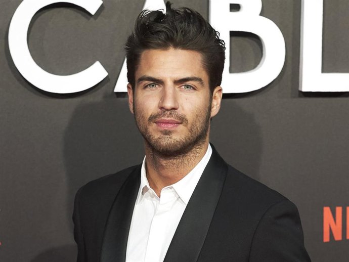 Spanish actor Maxi Iglesias attends 'Las Chicas Del Cable' premiere at the Callao cinema  on April 27, 2017 in Madrid, Spain.
