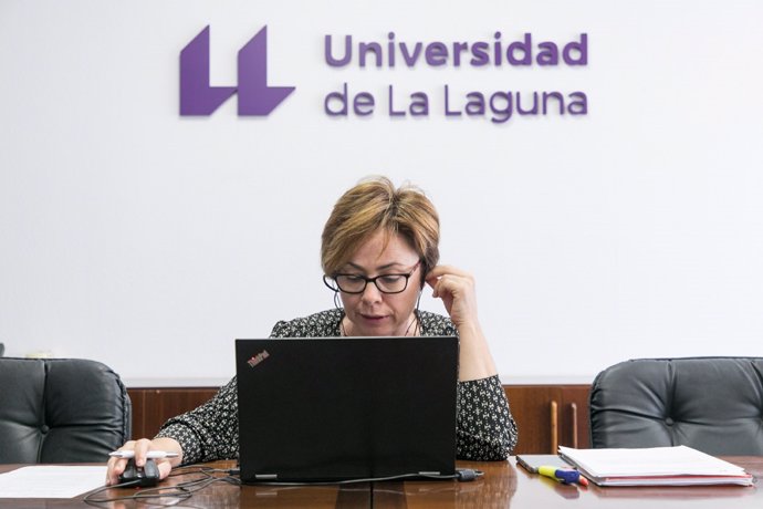 La rectora de la ULL, Rosa Aguilar, en el Consejo de Gobierno