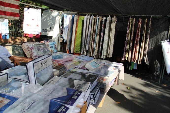 Puesto de un mercadillo en una imagen de archivo.