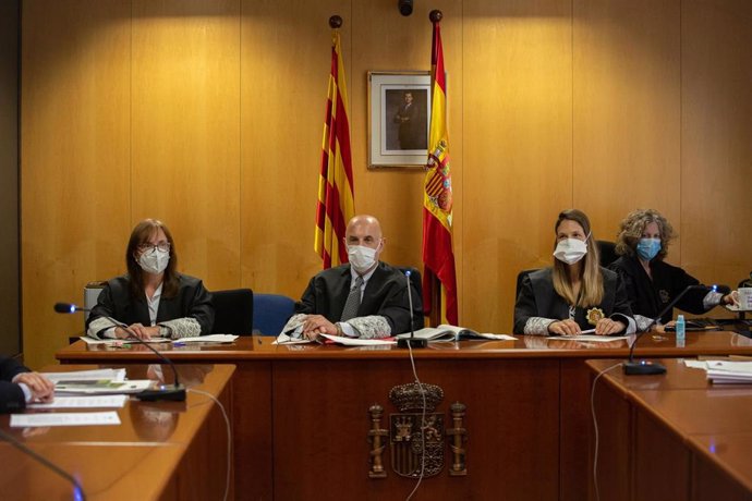 Juicio en las secciones 2 y 3 de la Sala Contenciosa del TSJC por los recursos a la prohibición de manifestaciones de Vox el sábado en Barcelona, Girona, Tarragona y Lleida, el 22 de mayo de 2020.