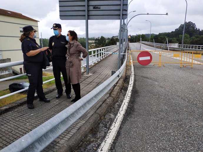 Paso fronterizo Salvaterra de Miño, visita de Maica Larriba, subdelegada del Gobierno en Pontevedra, ante la reapertura del paso