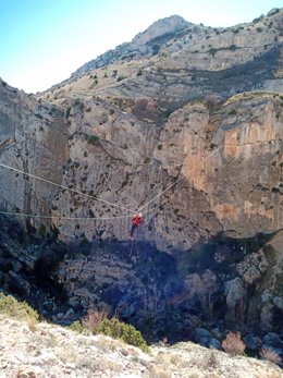 Limpieza del barranco Aguas Vivas en Segura de Baños (Teruel)