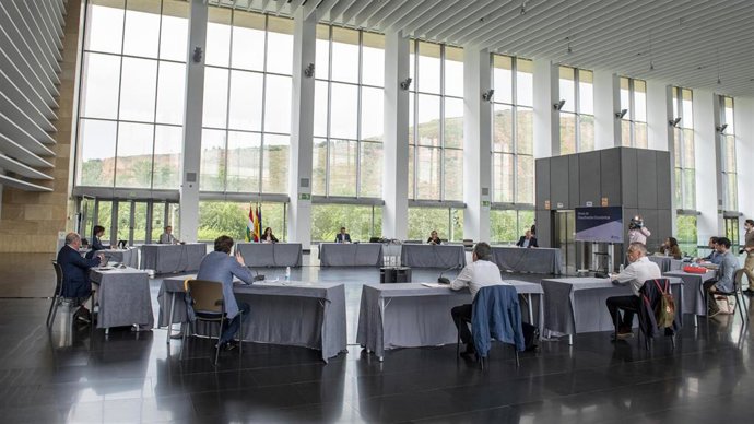 REUNIÓN SOBRE LA RECONSTRUCCIÓN ECONÓMICA Y SOCIAL DE LA RIOJA